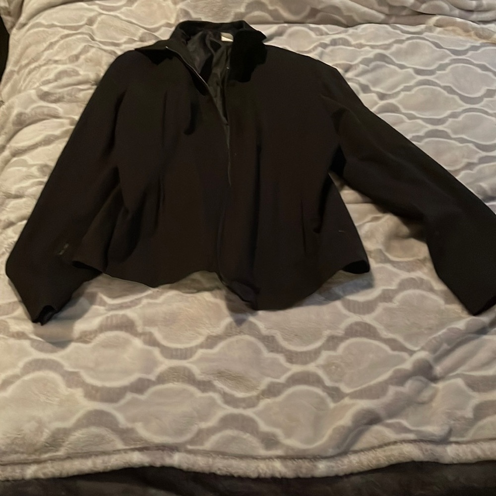 GAP zip up black jacket with pockets size M